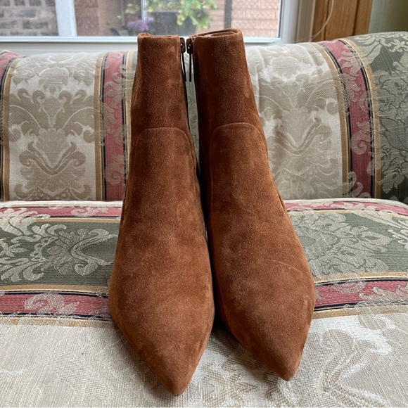 VERONICA BEARD Larissa Pointed Toe Bootie. Size 8.5 Women
N1-1 - Picture 8 of 12